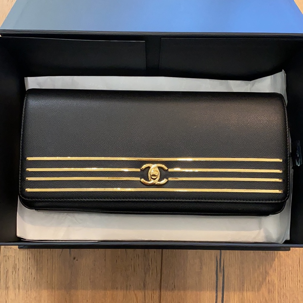 Chanel clutch